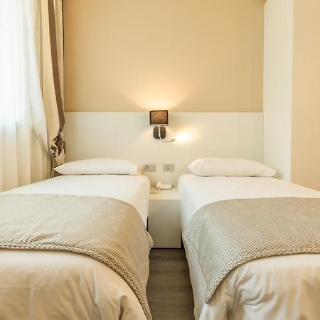 La Dolce Vita Hotel 芒通 外观 照片