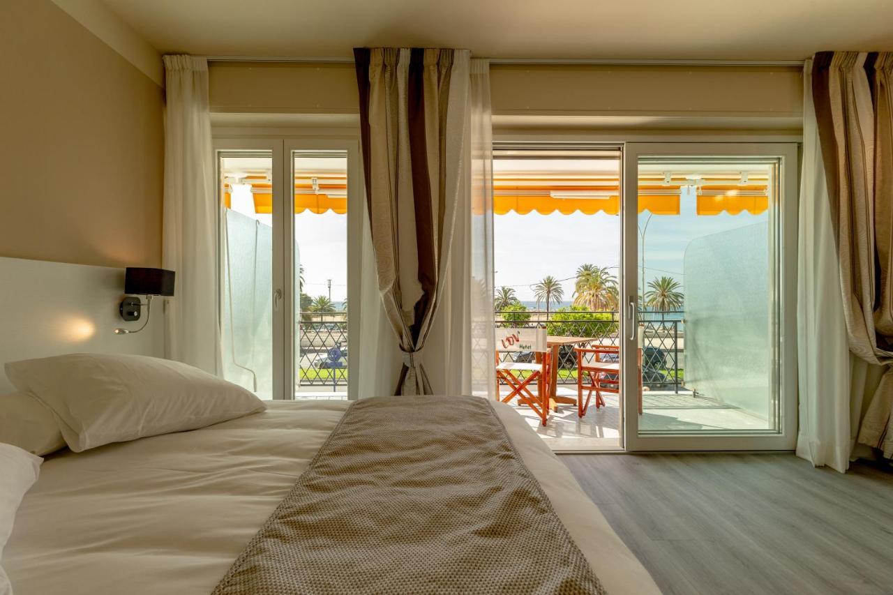 La Dolce Vita Hotel 芒通 外观 照片