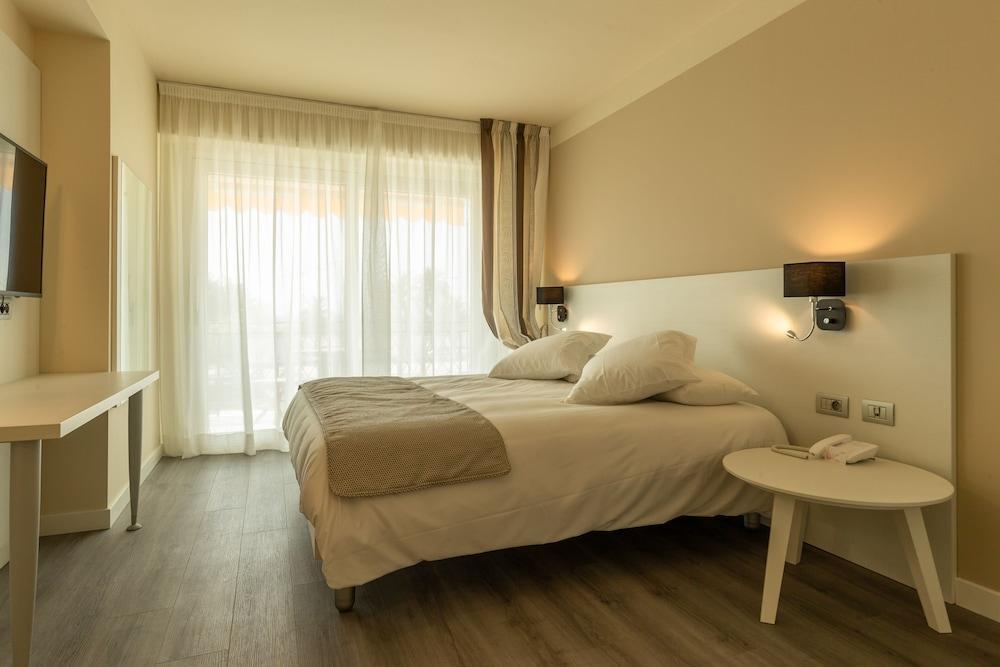 La Dolce Vita Hotel 芒通 外观 照片