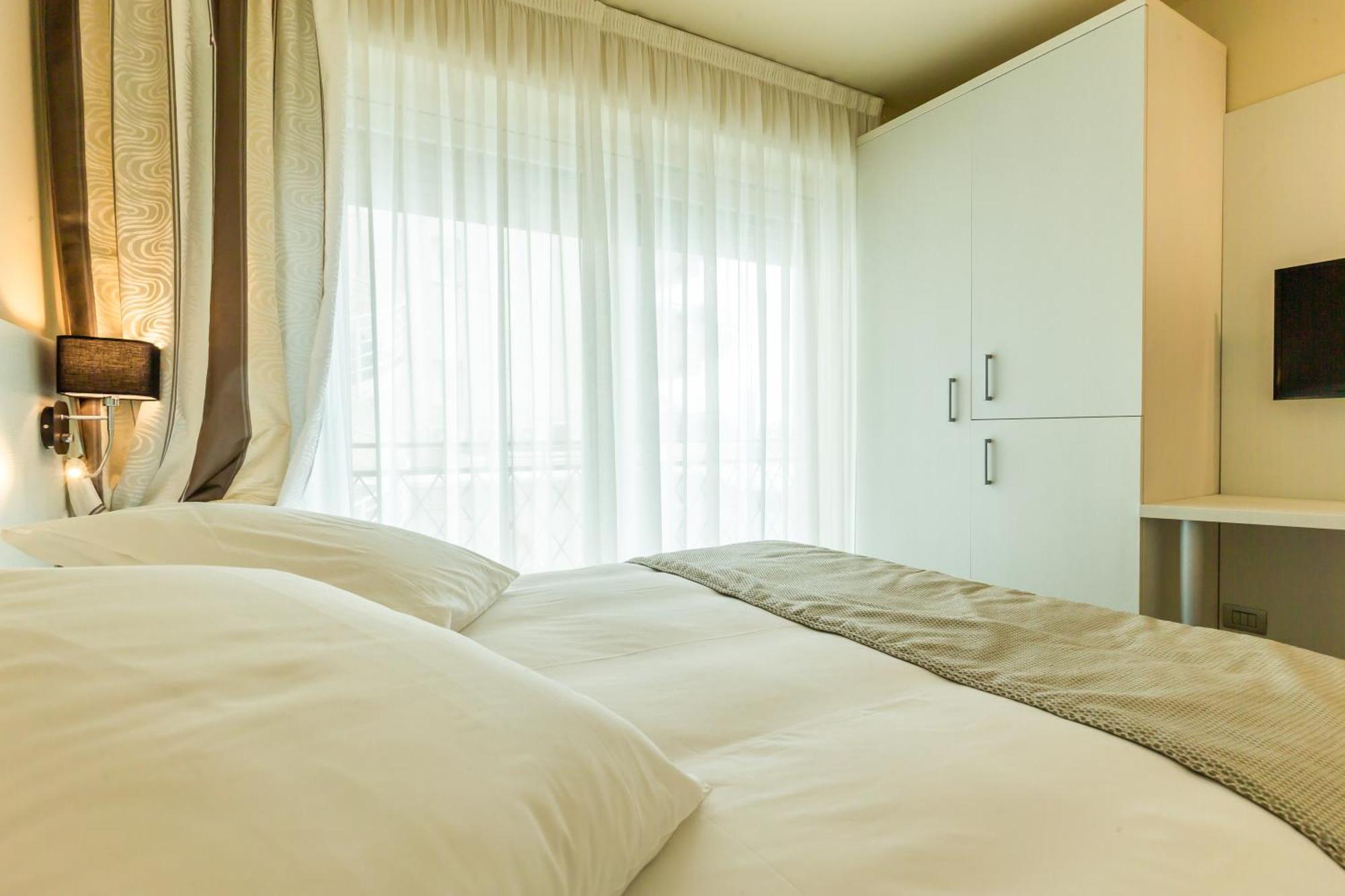 La Dolce Vita Hotel 芒通 外观 照片