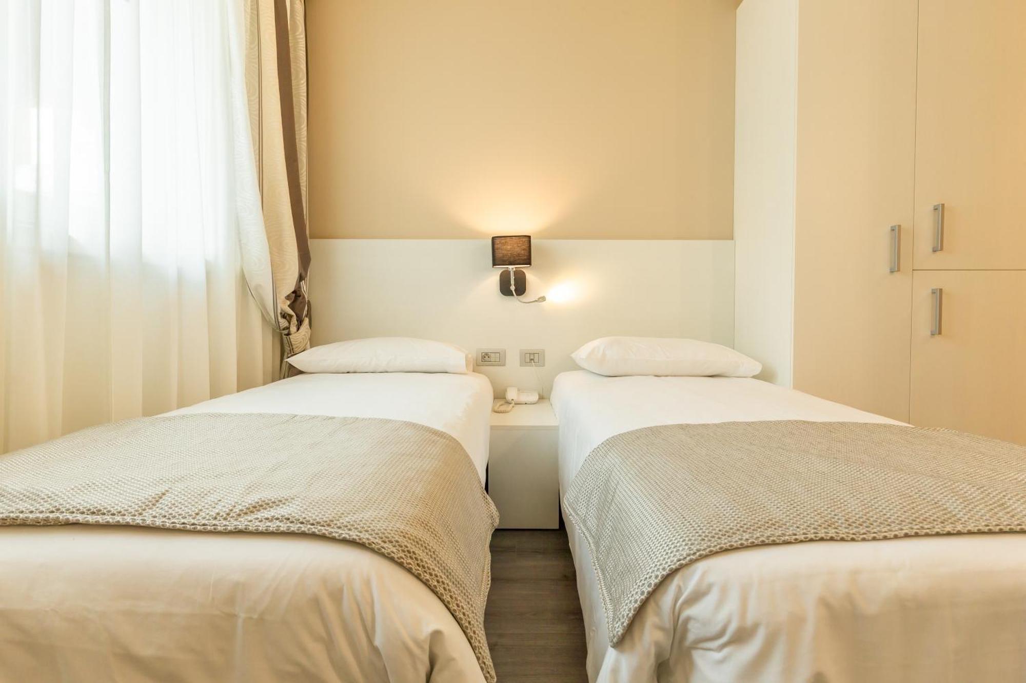 La Dolce Vita Hotel 芒通 外观 照片