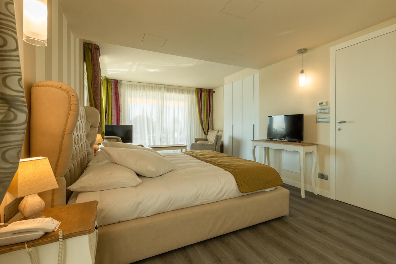 La Dolce Vita Hotel 芒通 外观 照片