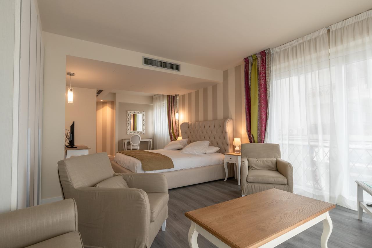 La Dolce Vita Hotel 芒通 外观 照片